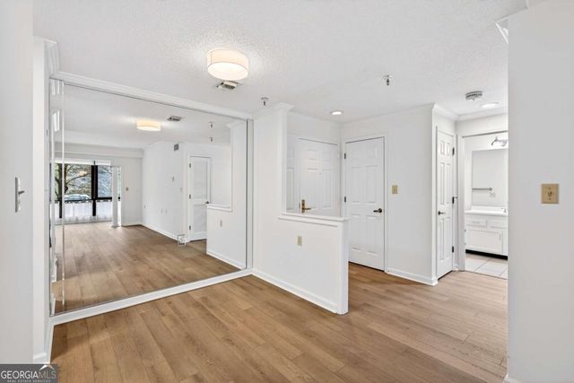 1800 Clairmont Lake A227, Decatur, GA 30033