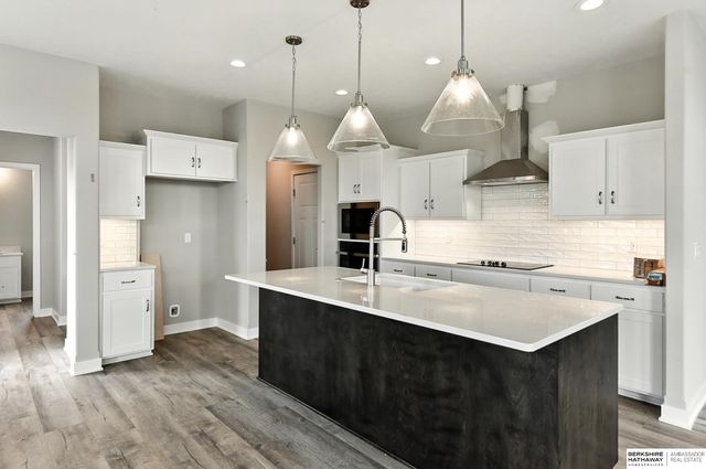 10508 S 117th Street, Papillion, NE 68046