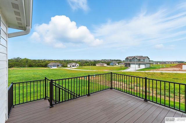 10508 S 117th Street, Papillion, NE 68046