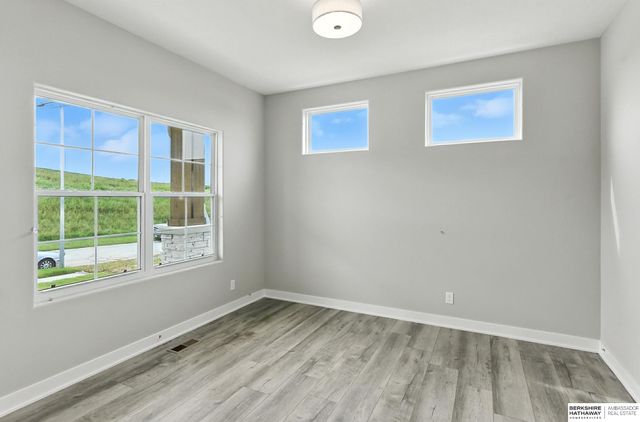 10508 S 117th Street, Papillion, NE 68046