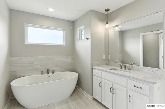 10508 S 117th Street, Papillion, NE 68046