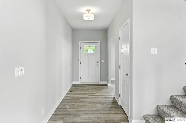 10508 S 117th Street, Papillion, NE 68046