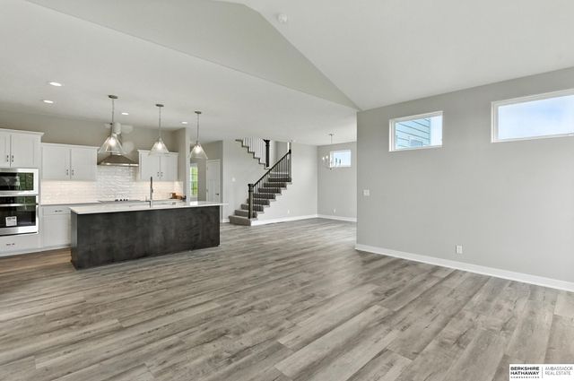 10508 S 117th Street, Papillion, NE 68046