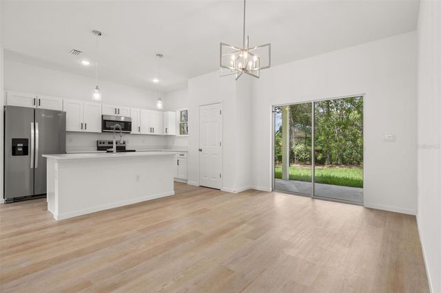 8100 N HILLVIEW CIRCLE, Dunnellon, FL 34434