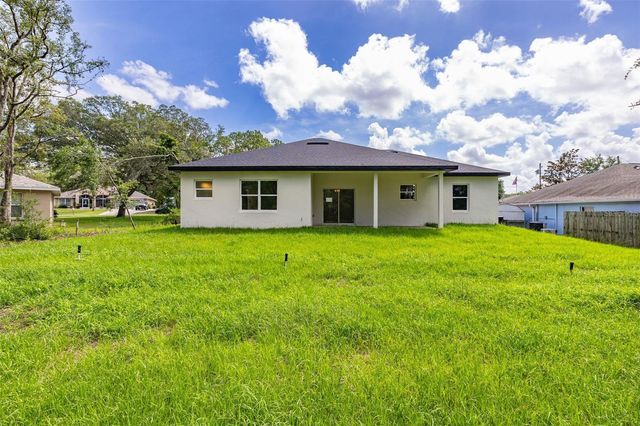 8100 N HILLVIEW CIRCLE, Dunnellon, FL 34434
