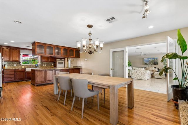 9817 N 36TH Street, Phoenix, AZ 85028