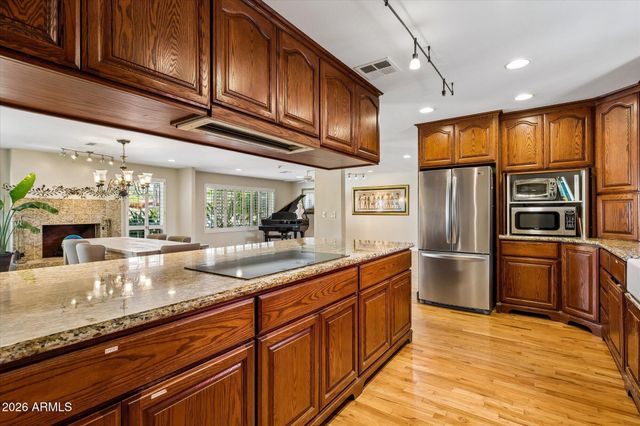 9817 N 36TH Street, Phoenix, AZ 85028