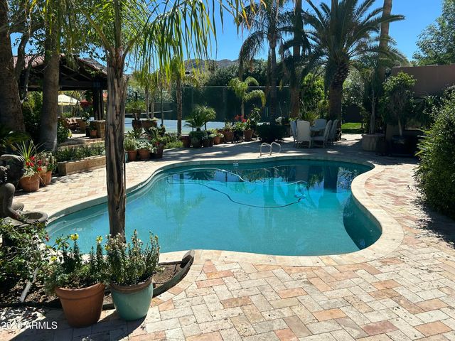 9817 N 36TH Street, Phoenix, AZ 85028