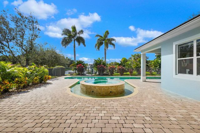 7186 SW Quiet River Court, Stuart, FL 34997