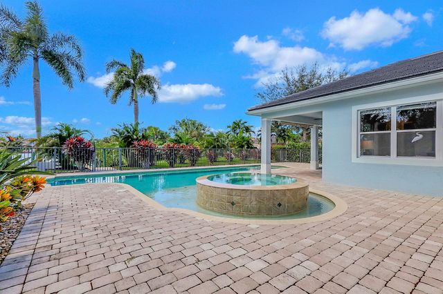 7186 SW Quiet River Court, Stuart, FL 34997