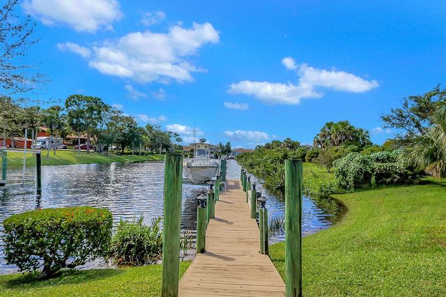 7186 SW Quiet River Court, Stuart, FL 34997