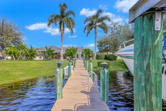 7186 SW Quiet River Court, Stuart, FL 34997
