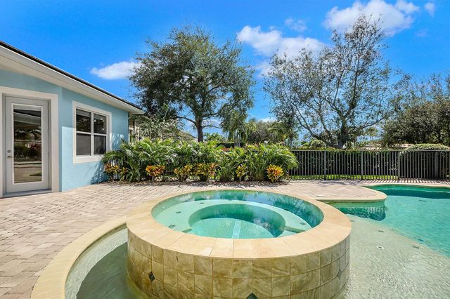 7186 SW Quiet River Court, Stuart, FL 34997