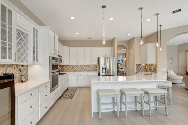 7186 SW Quiet River Court, Stuart, FL 34997