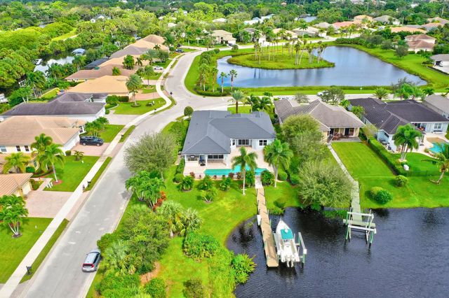 7186 SW Quiet River Court, Stuart, FL 34997