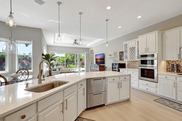 7186 SW Quiet River Court, Stuart, FL 34997