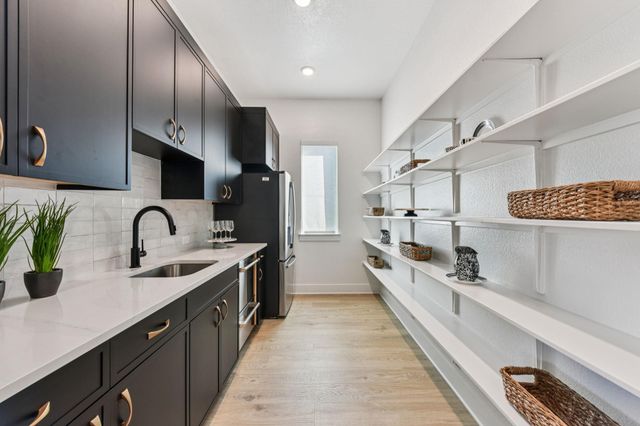 208 Winters CV, Florence, TX 76527