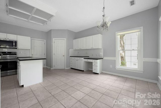 5217 Fairvista Drive, Charlotte, NC 28269