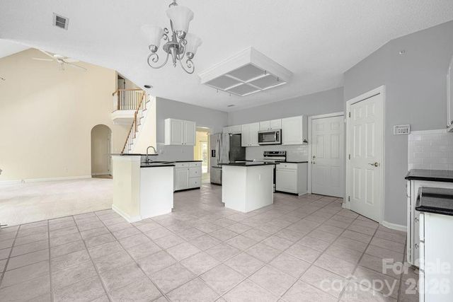 5217 Fairvista Drive, Charlotte, NC 28269