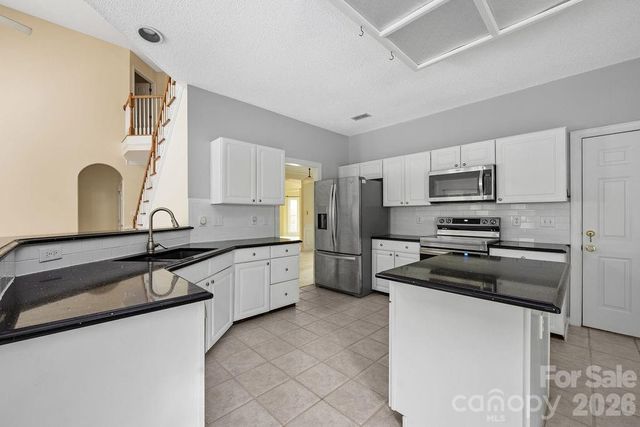 5217 Fairvista Drive, Charlotte, NC 28269