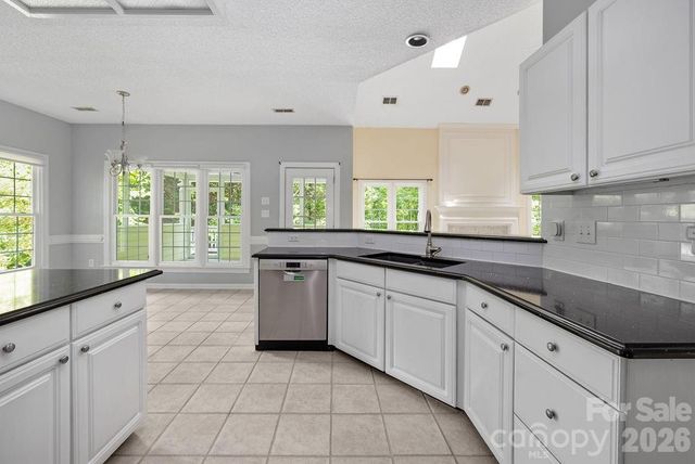 5217 Fairvista Drive, Charlotte, NC 28269