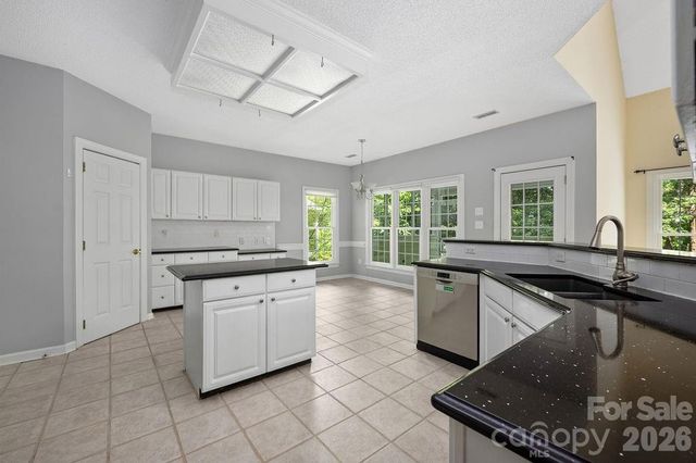 5217 Fairvista Drive, Charlotte, NC 28269