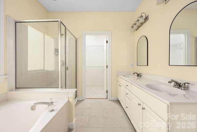 5217 Fairvista Drive, Charlotte, NC 28269