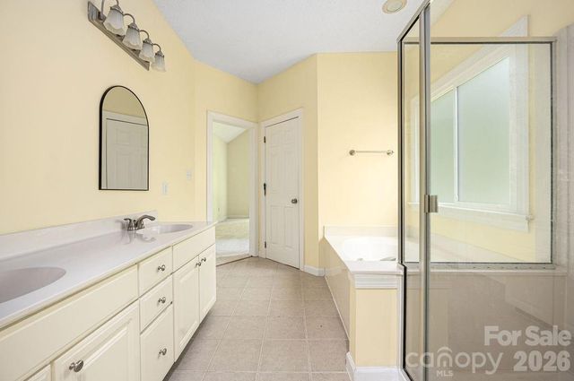 5217 Fairvista Drive, Charlotte, NC 28269