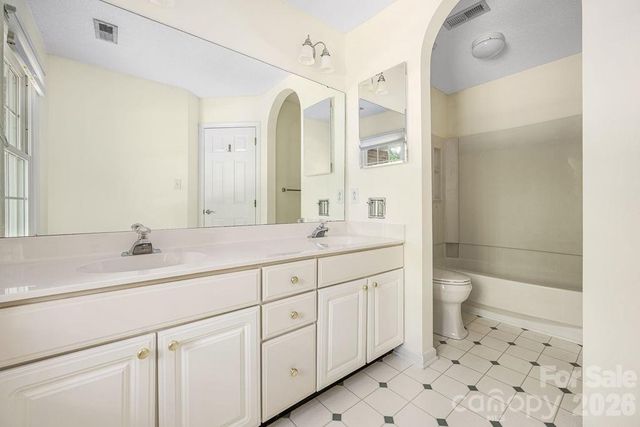 5217 Fairvista Drive, Charlotte, NC 28269
