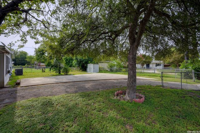 362 CHERRY RIDGE DR, San Antonio, TX 78213