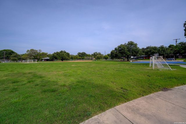 362 CHERRY RIDGE DR, San Antonio, TX 78213