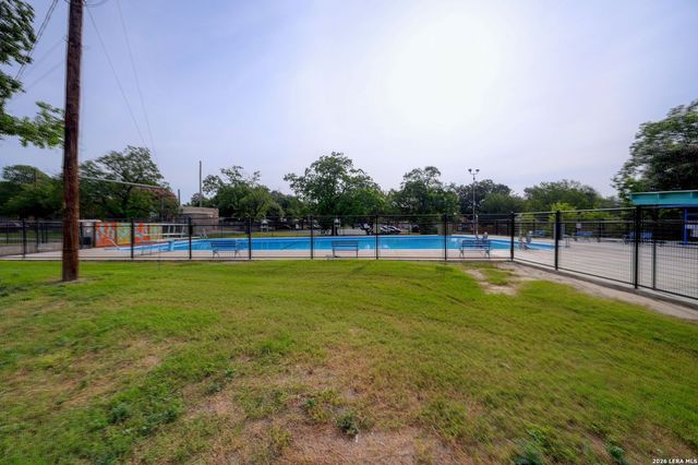 362 CHERRY RIDGE DR, San Antonio, TX 78213