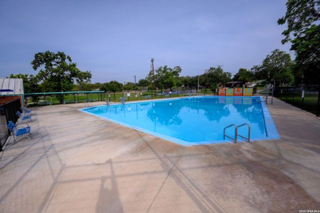 362 CHERRY RIDGE DR, San Antonio, TX 78213