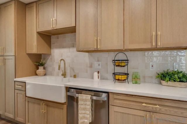 24 E Paisley, Chula Vista, CA 91911