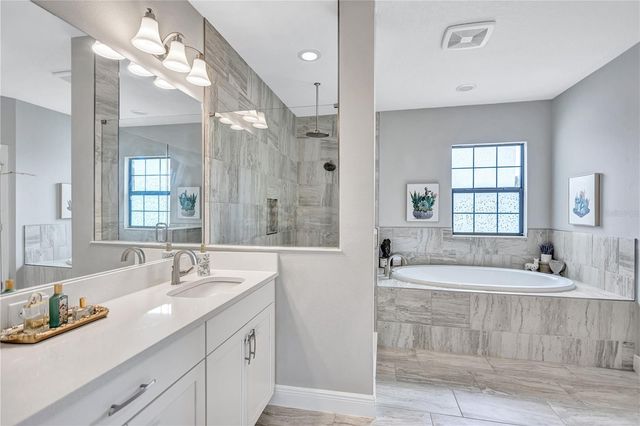 4593 SHORELEAF LOOP, Valrico, FL 33596