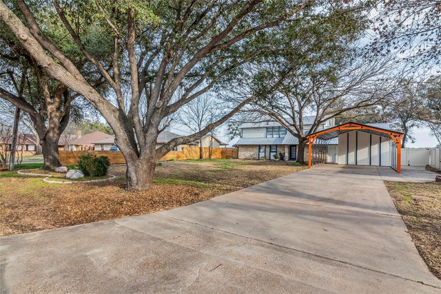 217 Casas Del Sur Street, Granbury, TX 76049