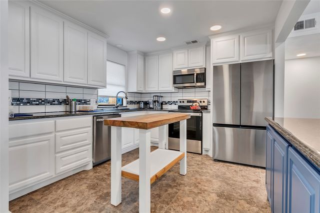 217 Casas Del Sur Street, Granbury, TX 76049