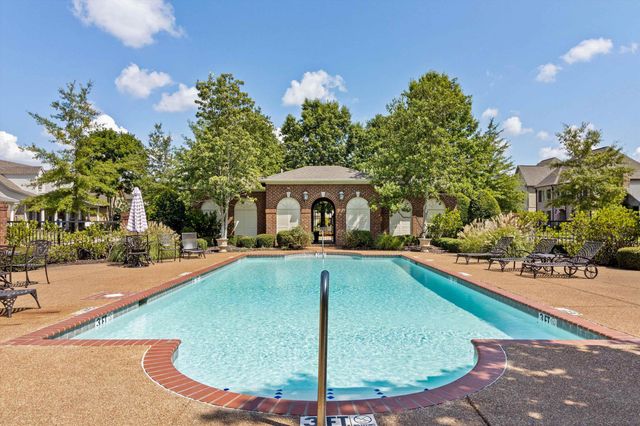 2106 CARISBROOKE DR, Collierville, TN 38017