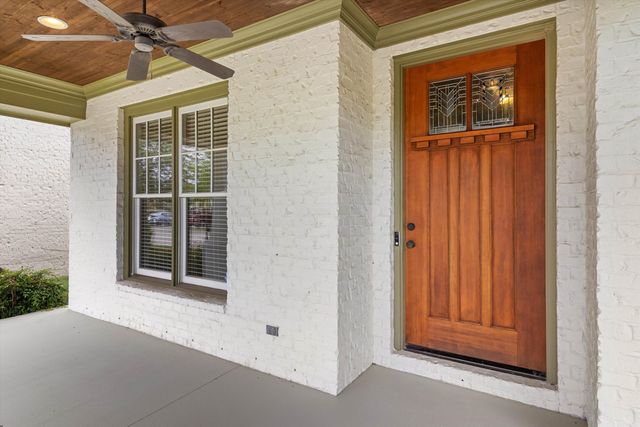 2106 CARISBROOKE DR, Collierville, TN 38017