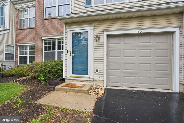 123 QUINCE CIR, Newtown, PA 18940