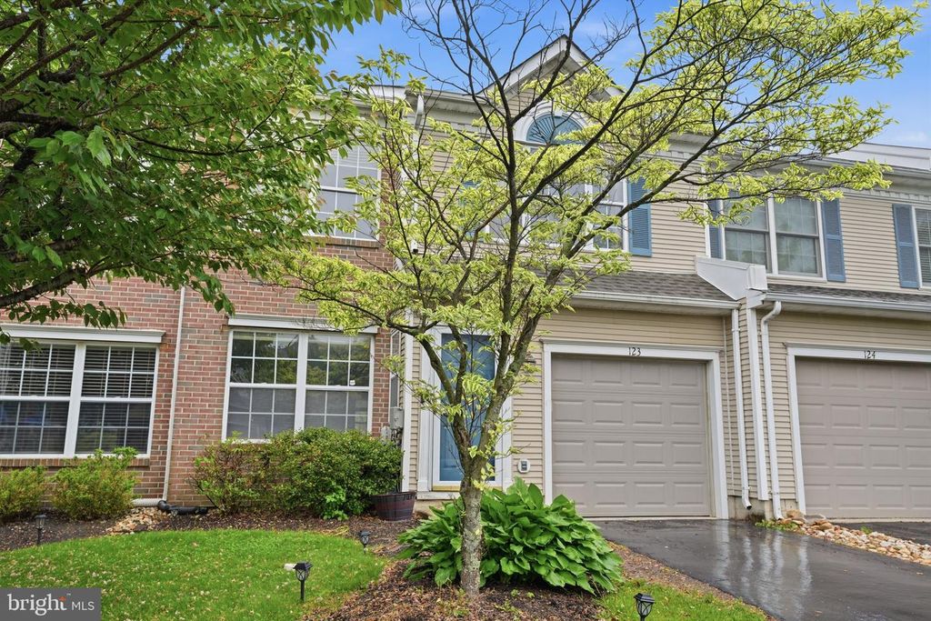 123 QUINCE CIR, Newtown, PA 18940