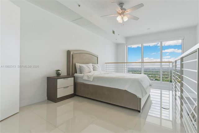 60 SW 13th St 2805, Miami, FL 33130