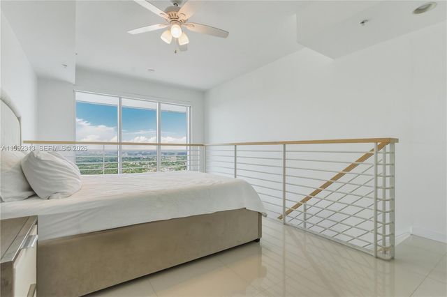 60 SW 13th St 2805, Miami, FL 33130