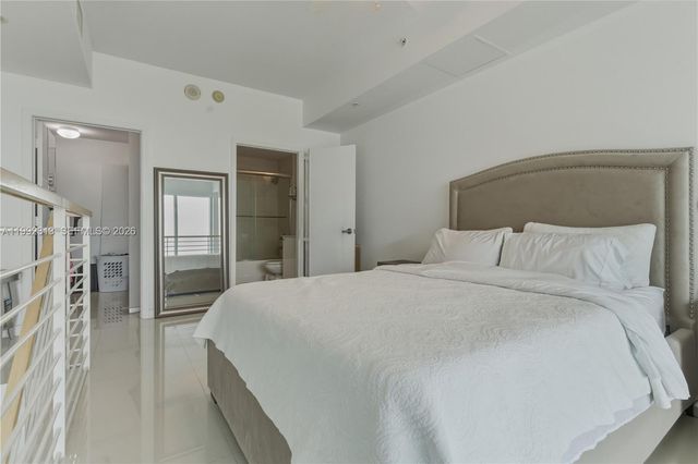 60 SW 13th St 2805, Miami, FL 33130