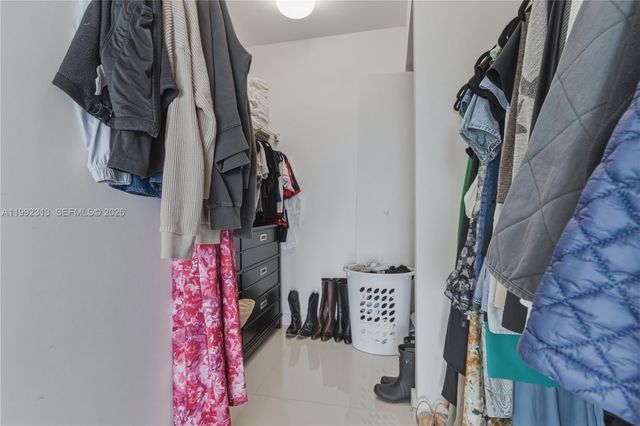 60 SW 13th St 2805, Miami, FL 33130