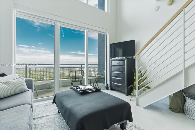 60 SW 13th St 2805, Miami, FL 33130