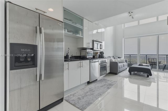 60 SW 13th St 2805, Miami, FL 33130