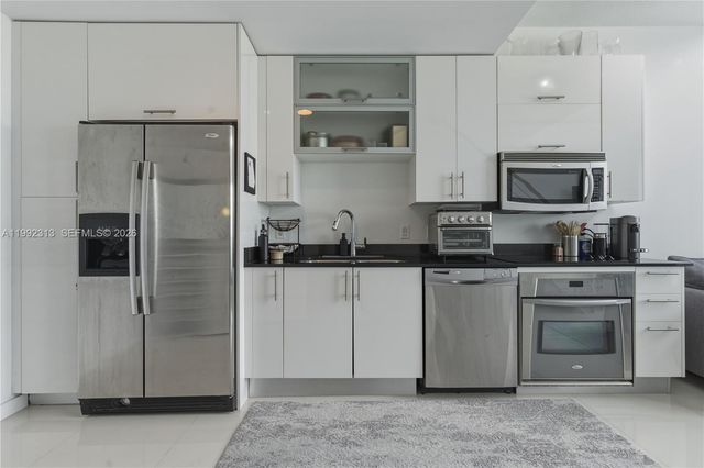 60 SW 13th St 2805, Miami, FL 33130