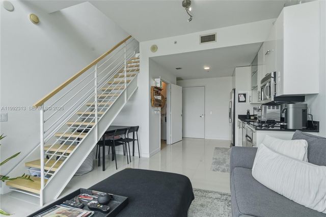 60 SW 13th St 2805, Miami, FL 33130