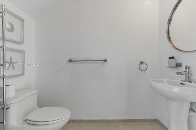 60 SW 13th St 2805, Miami, FL 33130